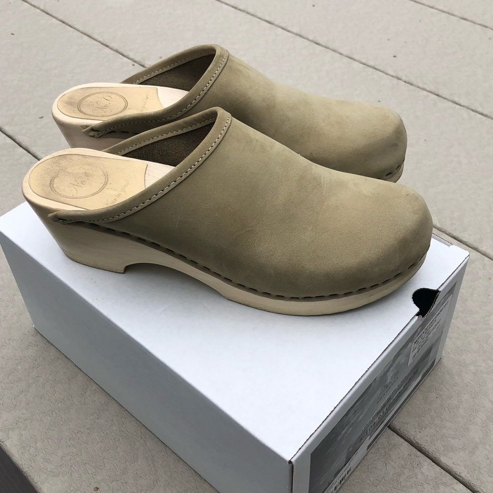 No. 6 Valley Clog Low Base Size 38 Celery